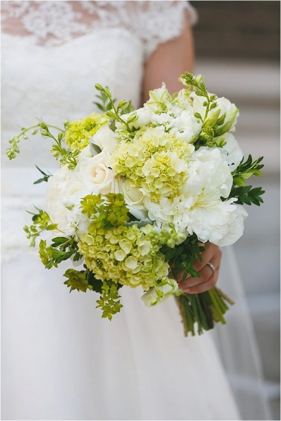 Spring Wedding: 17 Lovely Bridal Bouquet Ideas