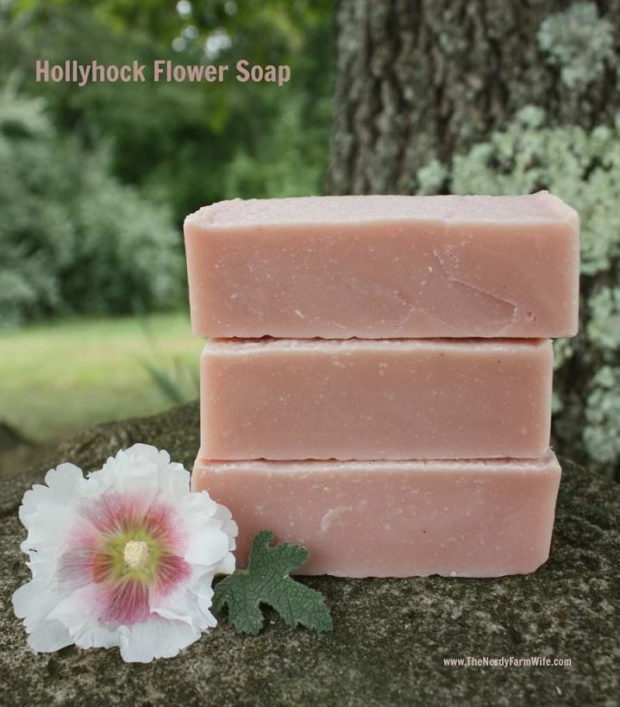 Handmade Cosmetics: 16 Amazing DIY Soap Recipes