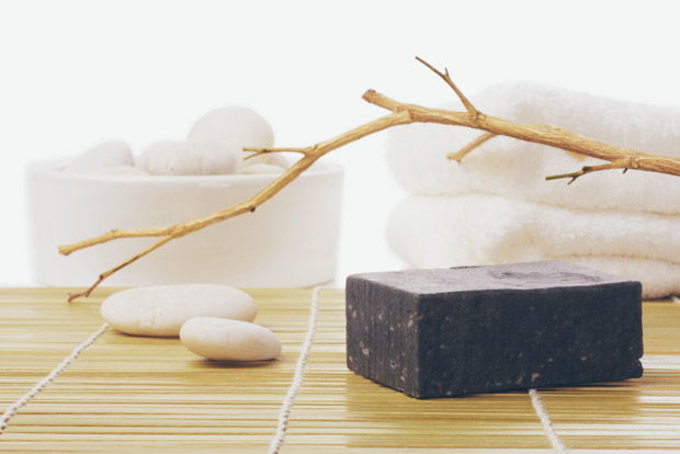 Handmade Cosmetics: 16 Amazing DIY Soap Recipes