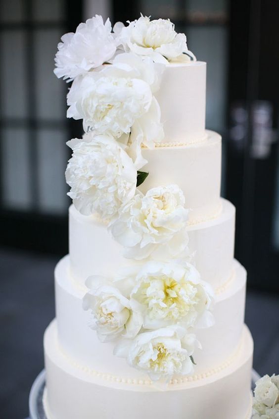 15 Amazing Spring Themed Wedding Cake Ideas