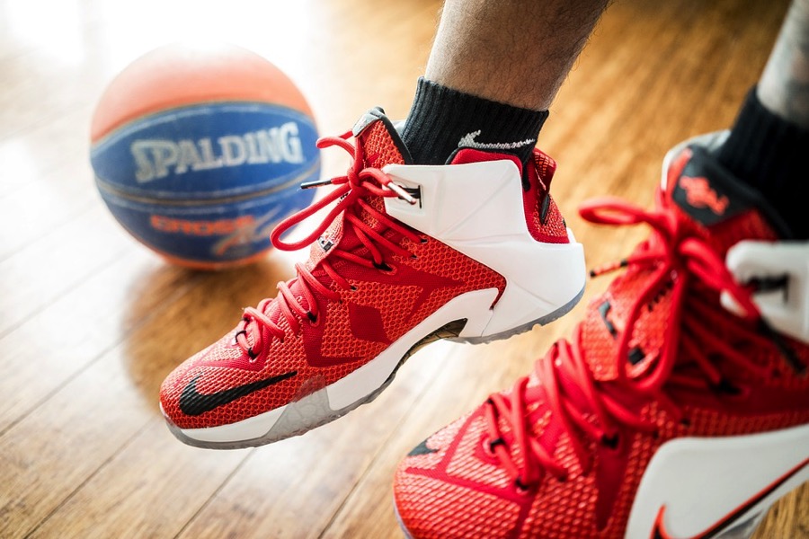Choosing the Right Pair of Basketball Shoes for Your Style of Play