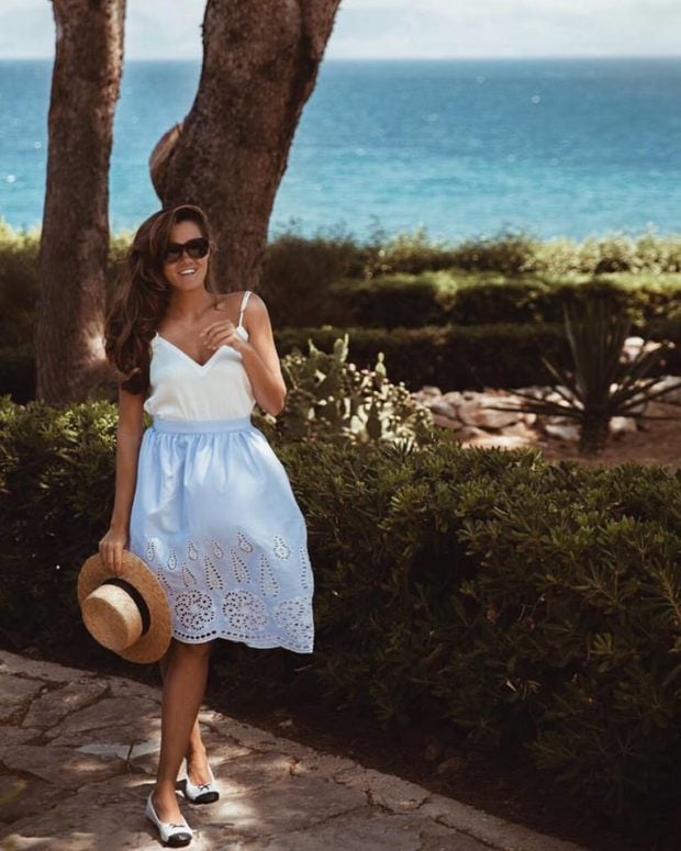 15 Cute Ways To Wear A Midi Skirt This Summer