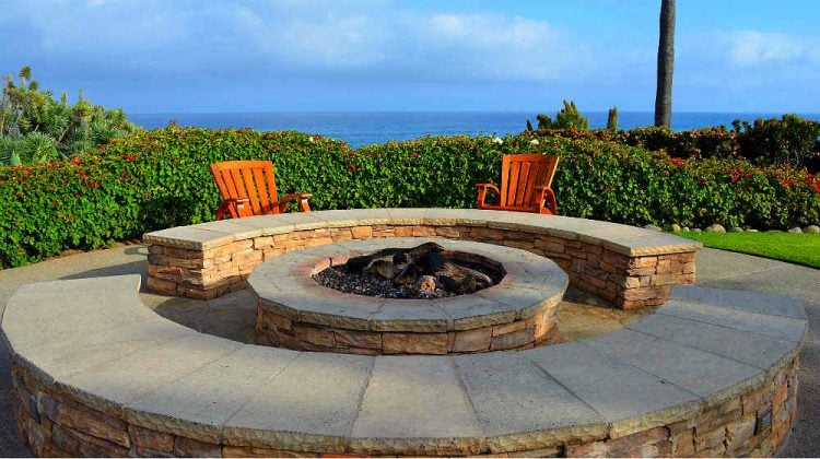 16 Easy and Cheap DIY Outdoor Fire Pit Ideas - Style ...
