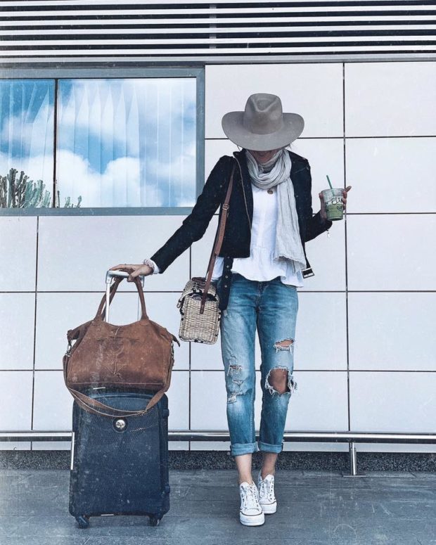 Comfortable Yet Stylish Outfits to Wear While Traveling