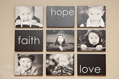 20 Ideas To Use Family Photos On Your Walls -