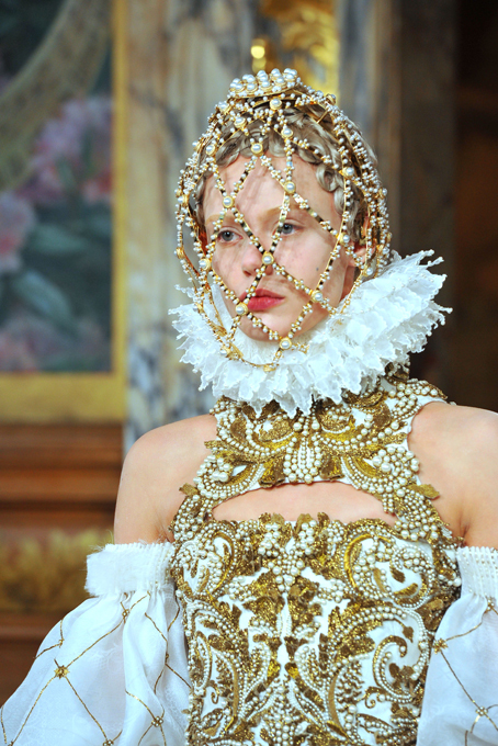 Alexander McQueen (Autumn/Winter 2013-14)