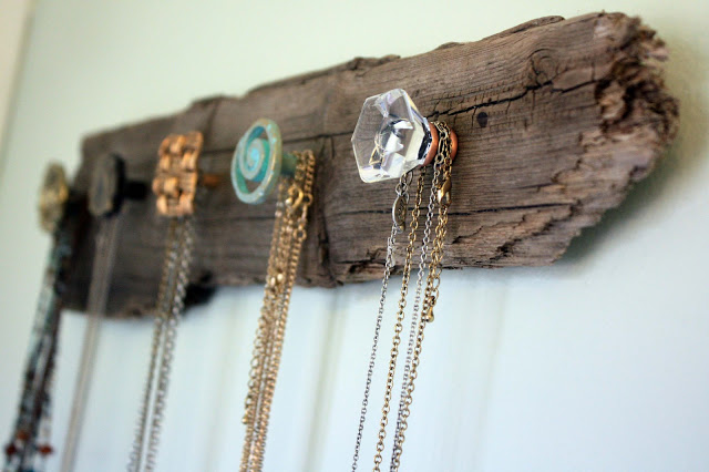 10 DIY Necklace Holders -
