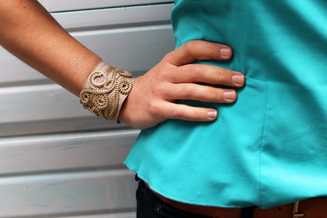 5 Ways To Turn Zippers Into Awesome Arm Candy - zippers, diy, crafts, bracelet