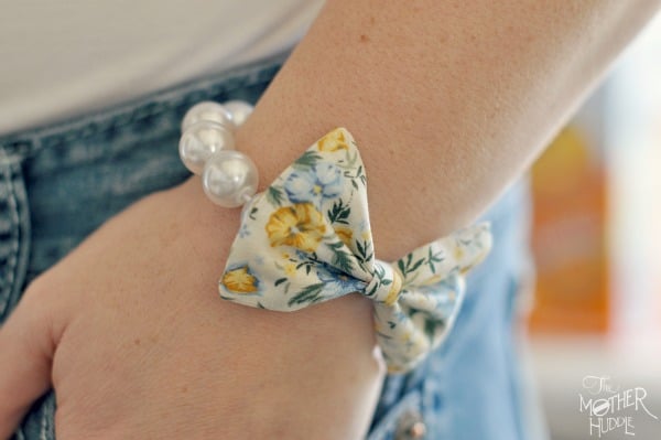 bow-and-pearl-bracelet-diy