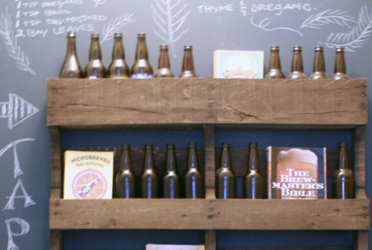 DIY Wall Mounted Pallet Shelf -