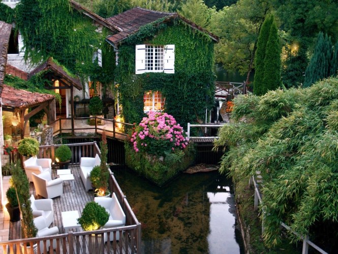 10 Most Spectacular Hotels in the World -