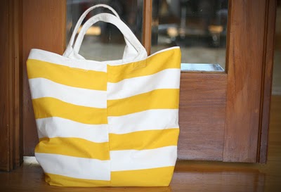 20 Colorful DIY Beach Totes -