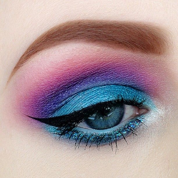 30 Glamorous Eye Makeup Ideas for Dramatic Look (28)