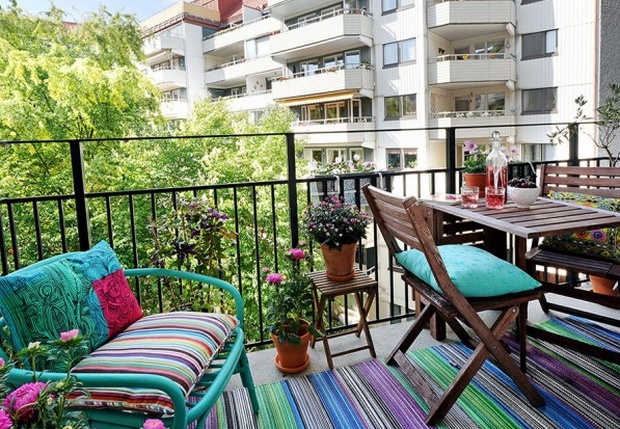 Amazing Decorating Ideas for Small Balcony (22)