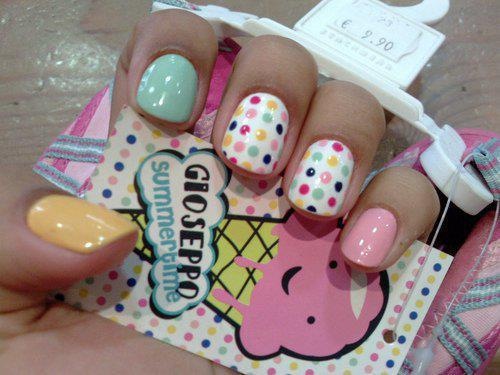 Amazing Dots Nail Art Ideas (21)