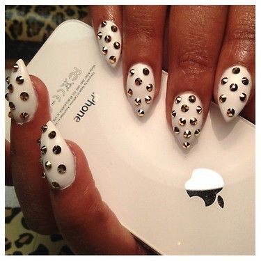 Nail art with rhinestones, gems, pearls and studs  (6)