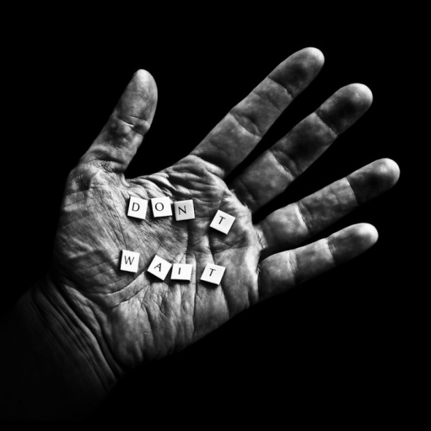 Powerful Black and White Photography by Benoit Courti
