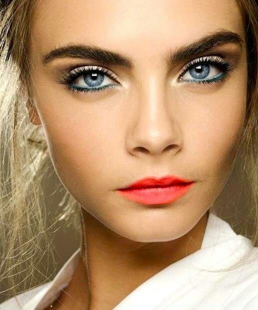 20 Gorgeous Makeup Ideas for Blue Eyes - Style Motivation