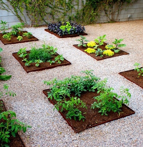 20 Useful and Easy DIY Garden Projects (1)