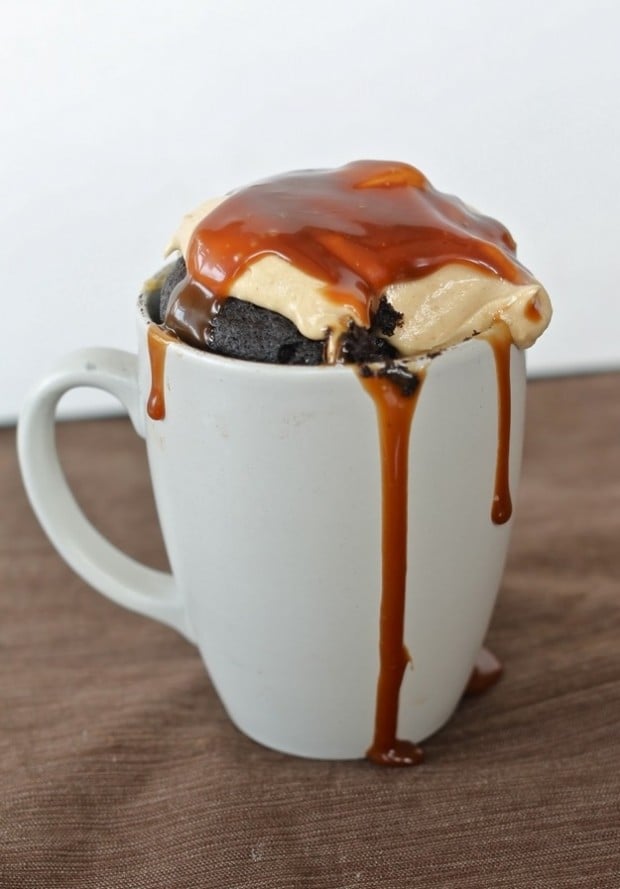 22 Quick and Tasty Snacks You Can Cook In A Mug (2)