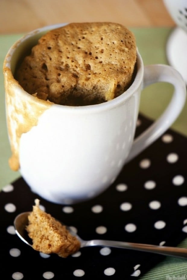 22 Quick and Tasty Snacks You Can Cook In A Mug (22)