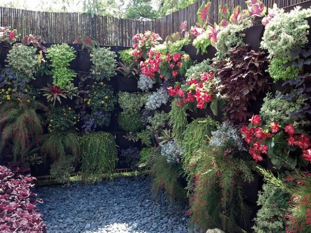 23 Amazing Vertical Garden Ideas for Your Small Yard (6)