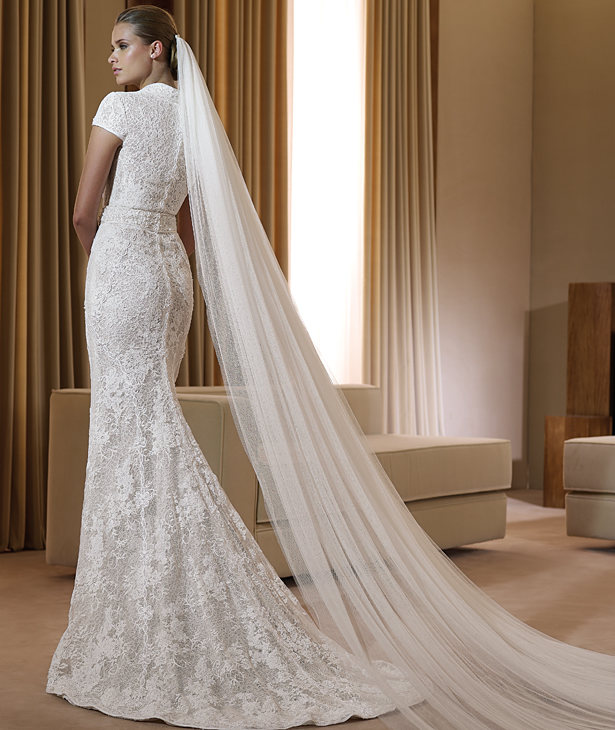 23 Elegant and Glamorous Wedding Dresses (10)