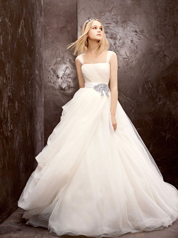 23 Elegant and Glamorous Wedding Dresses (12)