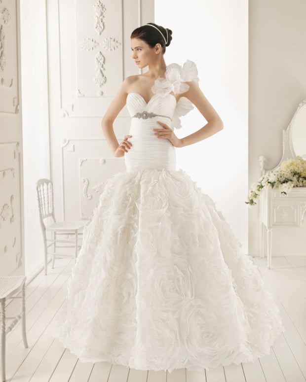 23 Elegant and Glamorous Wedding Dresses (18)