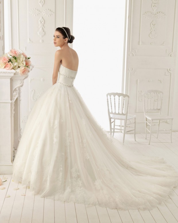 23 Elegant and Glamorous Wedding Dresses (22)