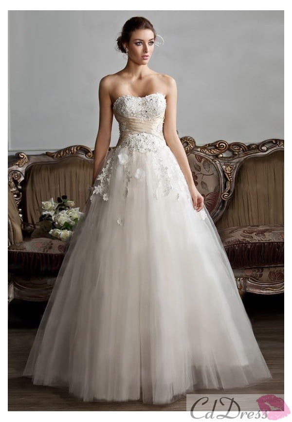 23 Elegant and Glamorous Wedding Dresses (23)