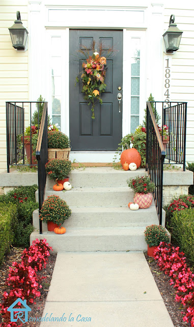 25 Great Fall Porch Decoration Ideas (12)