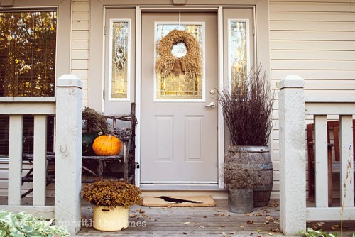 25 Great Fall Porch Decoration Ideas (22)