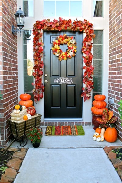 25 Great Fall Porch Decoration Ideas (23)