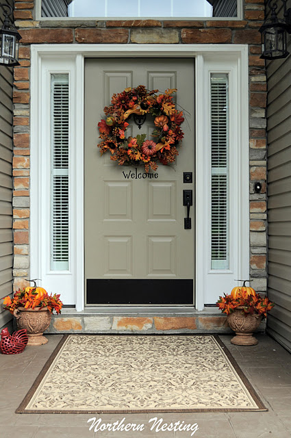 25 Great Fall Porch Decoration Ideas (3)