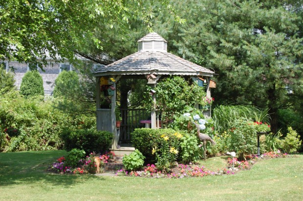 25 Interesting Gazebo Ideas for Your Garden (16)