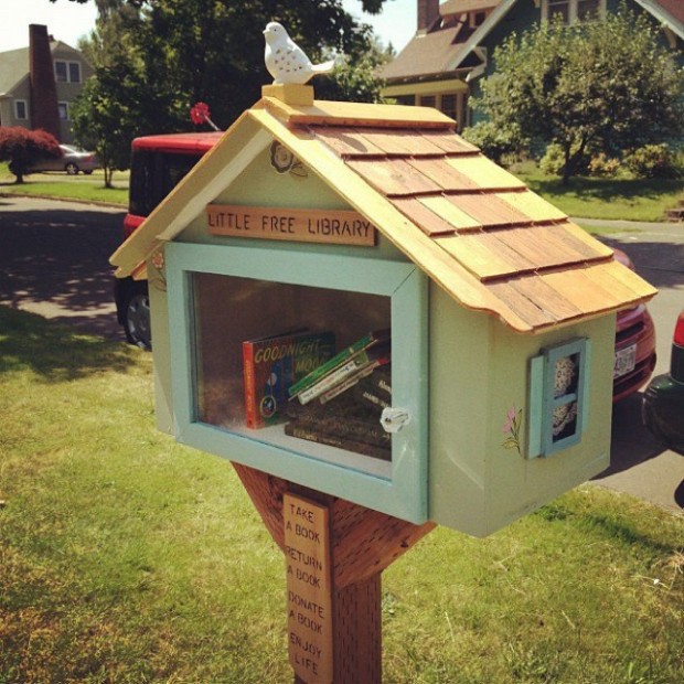 Great DIY Birdhouse Ideas for Your Garden (6)