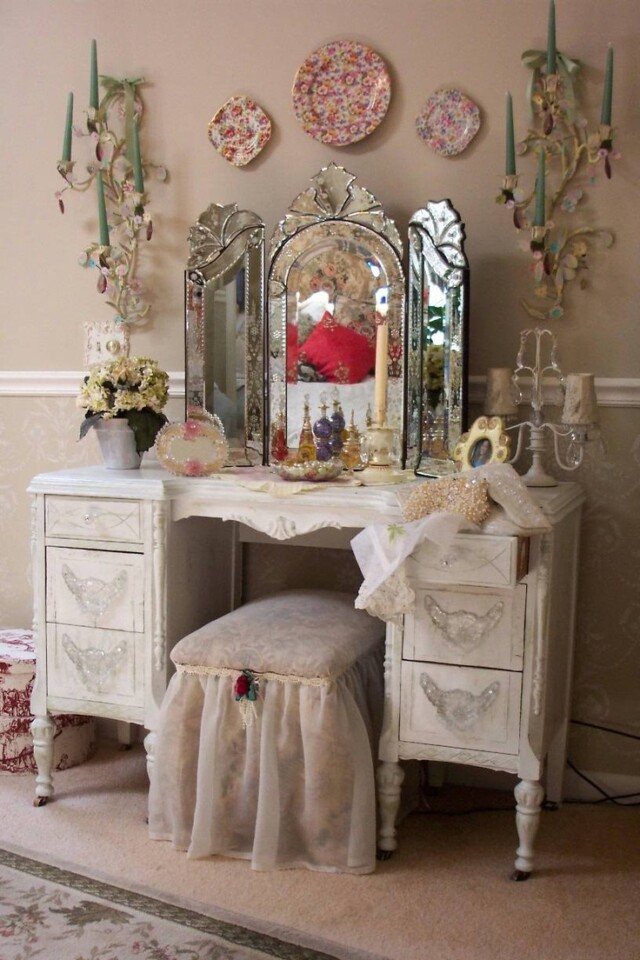 23 Dressing Tables