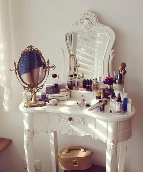 Featured image of post Dressing Table Decoration Ideas / Every woman needs a dressing table in her home for make up and taking care of herself.