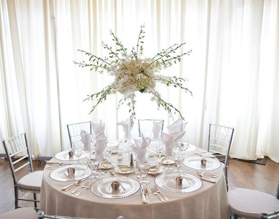 20 Pure White Wedding Décor Ideas for Romantic Wedding (18)