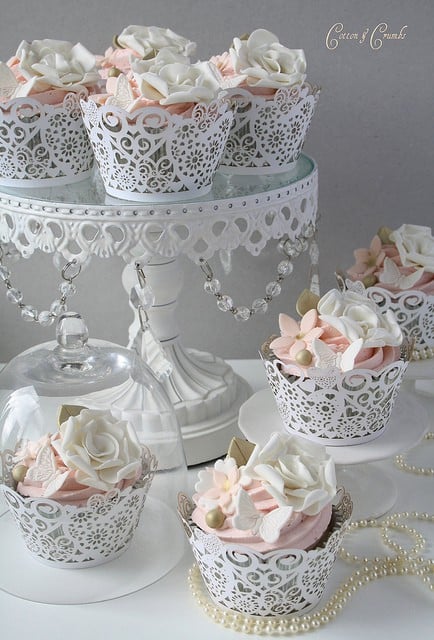 20 Pure White Wedding Décor Ideas for Romantic Wedding (19)