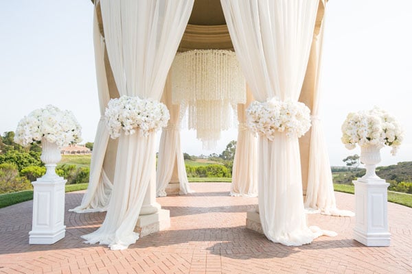 20 Pure White Wedding Décor Ideas for Romantic Wedding (5)