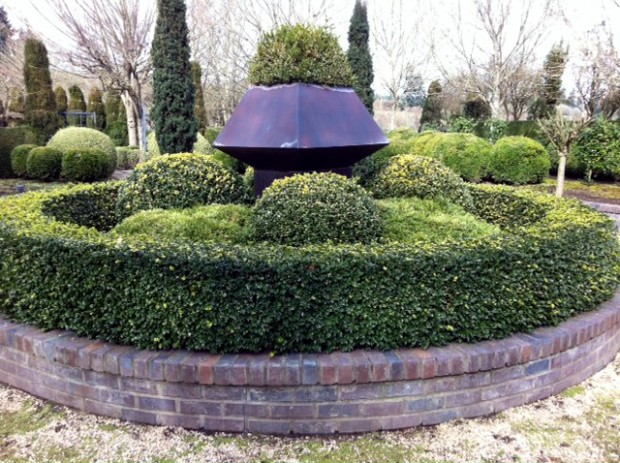 24 Beautiful Boxwood Garden Ideas (9)
