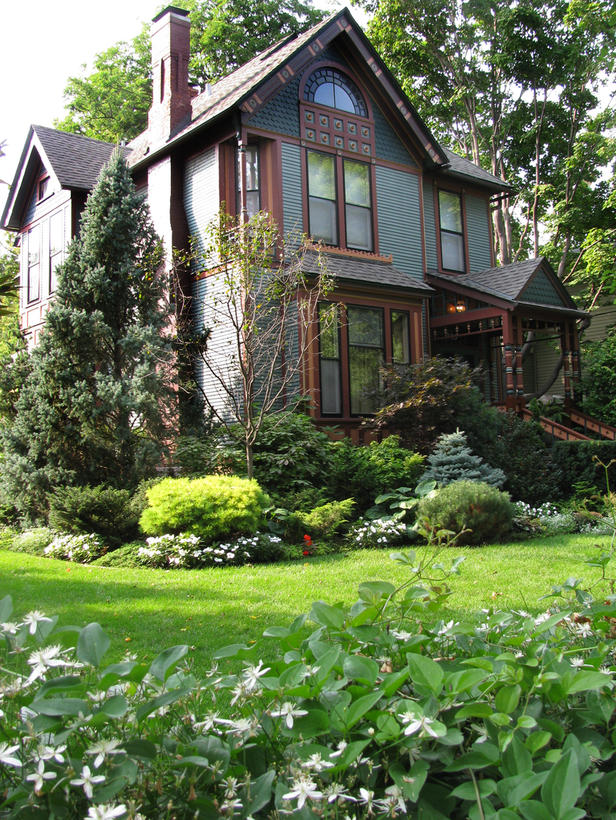 28 Beautiful Small Front Yard Garden Design Ideas - Style Motivation