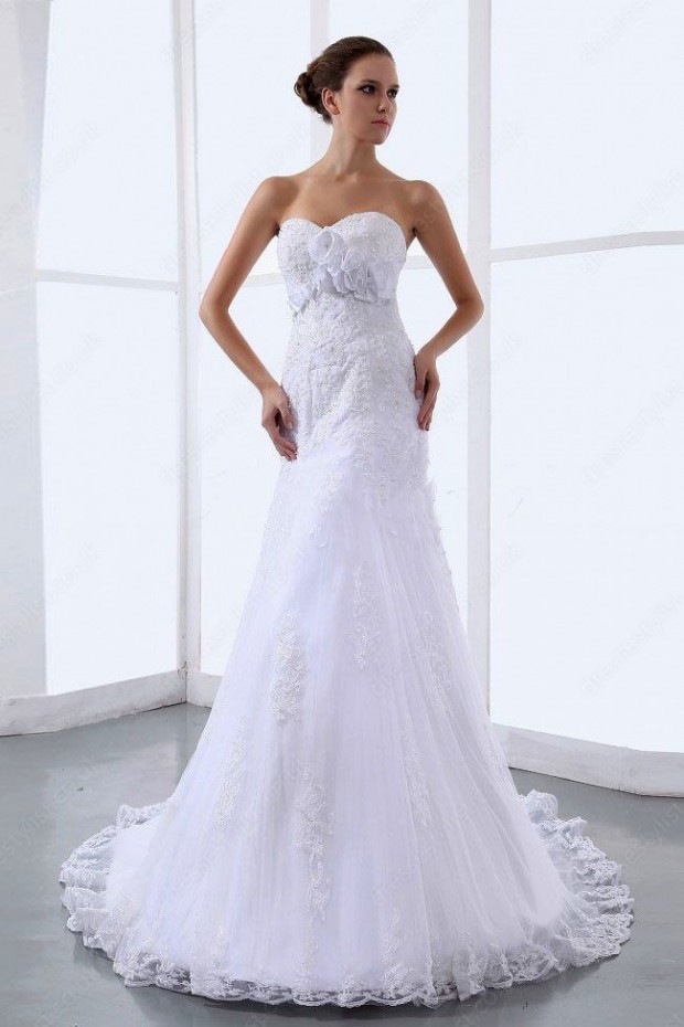 24 Romantic Wedding Dresses