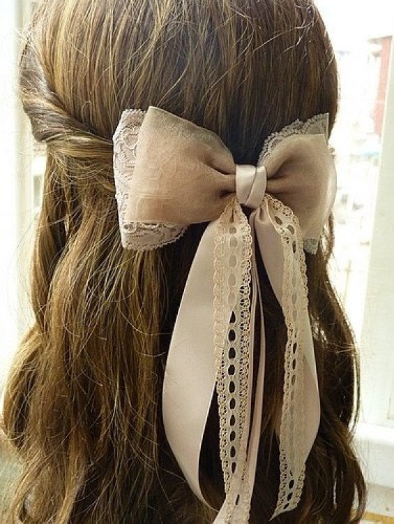 33 Adorable Hairstyles with Bows (23)