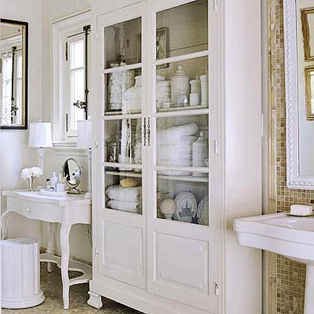 35 Great Storage and Organization Ideas for Small Bathrooms