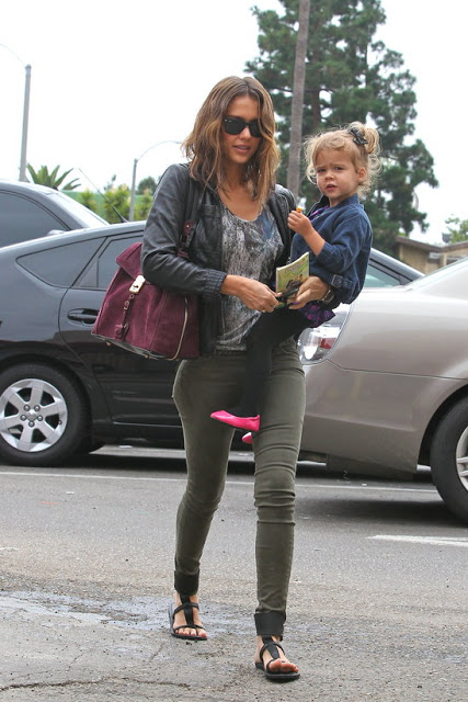 Street Style Jessica Alba (1)