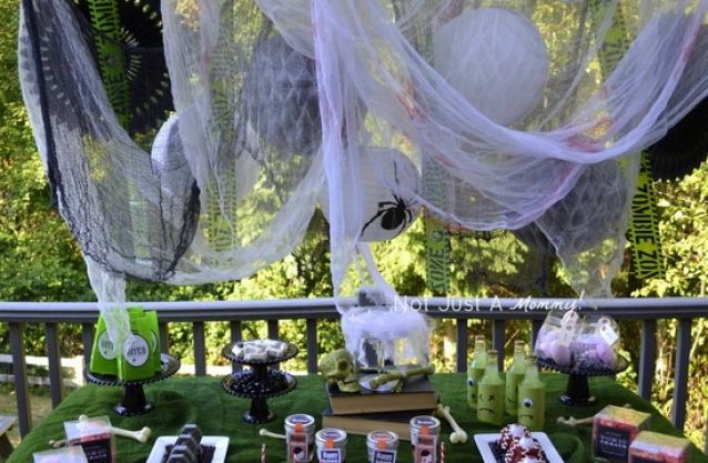 13 Crazy Party Themes for Great Halloween Party - halloween party theme, Halloween party, Halloween decorations