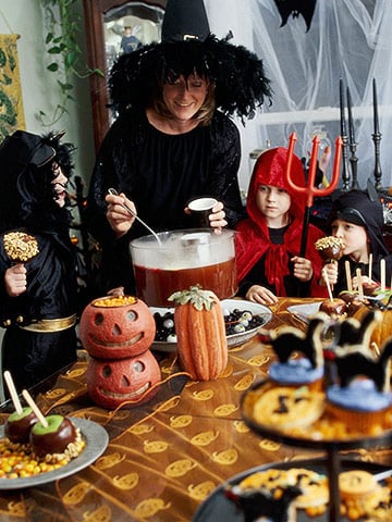13 Crazy Party Themes for Great Halloween Party (4)